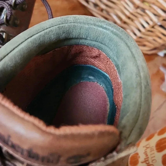 Timberland Brown Lace Up Boots - Picture 14 of 16